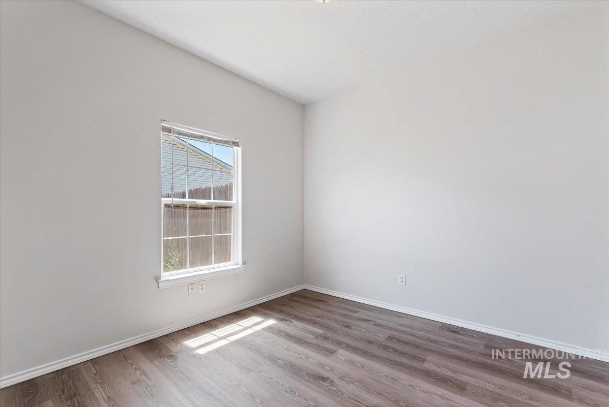 727 N Stampede Ct., Nampa, Idaho 83687, 3 Bedrooms, 1.5 Bathrooms, Residential Income For Sale, Price $719,900,MLS 98997545