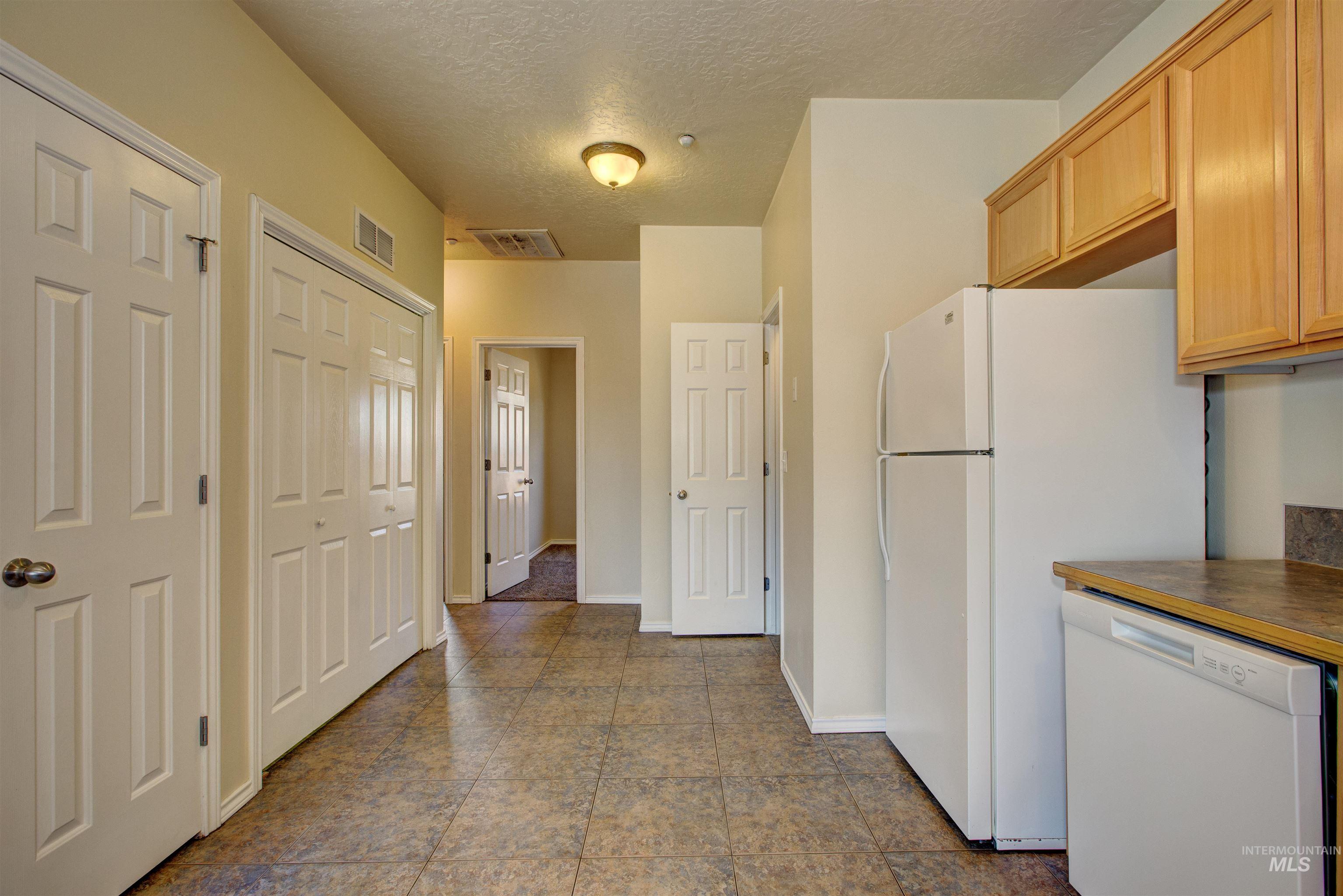 727 N Stampede Ct., Nampa, Idaho 83687, 3 Bedrooms, 1.5 Bathrooms, Residential Income For Sale, Price $719,900,MLS 98997545