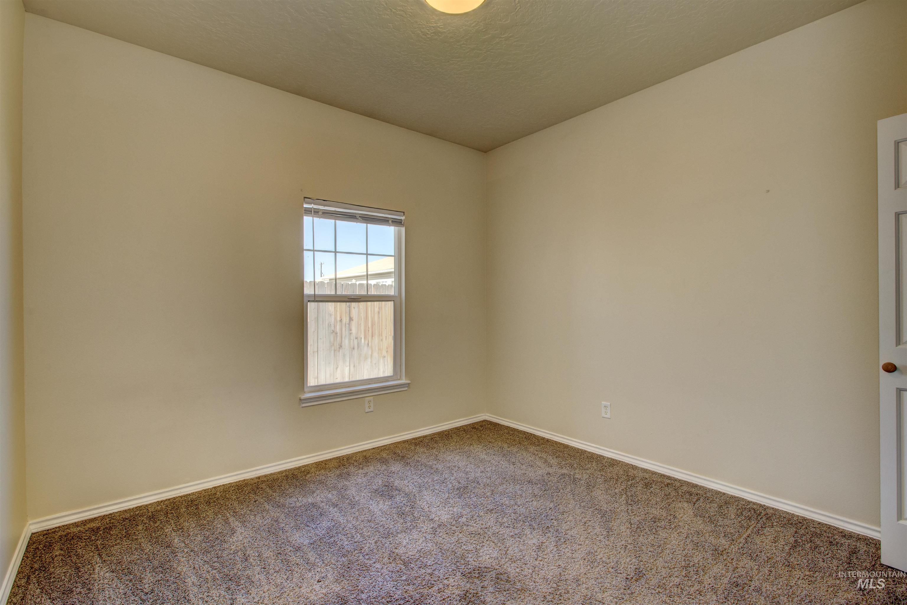 727 N Stampede Ct., Nampa, Idaho 83687, 3 Bedrooms, 1.5 Bathrooms, Residential Income For Sale, Price $719,900,MLS 98997545