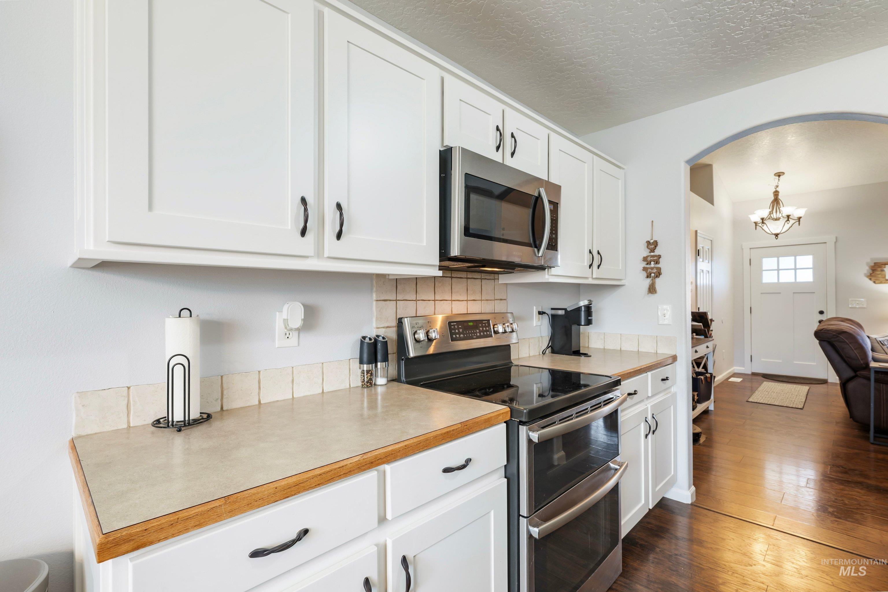 1405 W Meffan Avenue, Nampa, Idaho 83651, 3 Bedrooms, 2 Bathrooms, Residential For Sale, Price $380,000,MLS 98997546