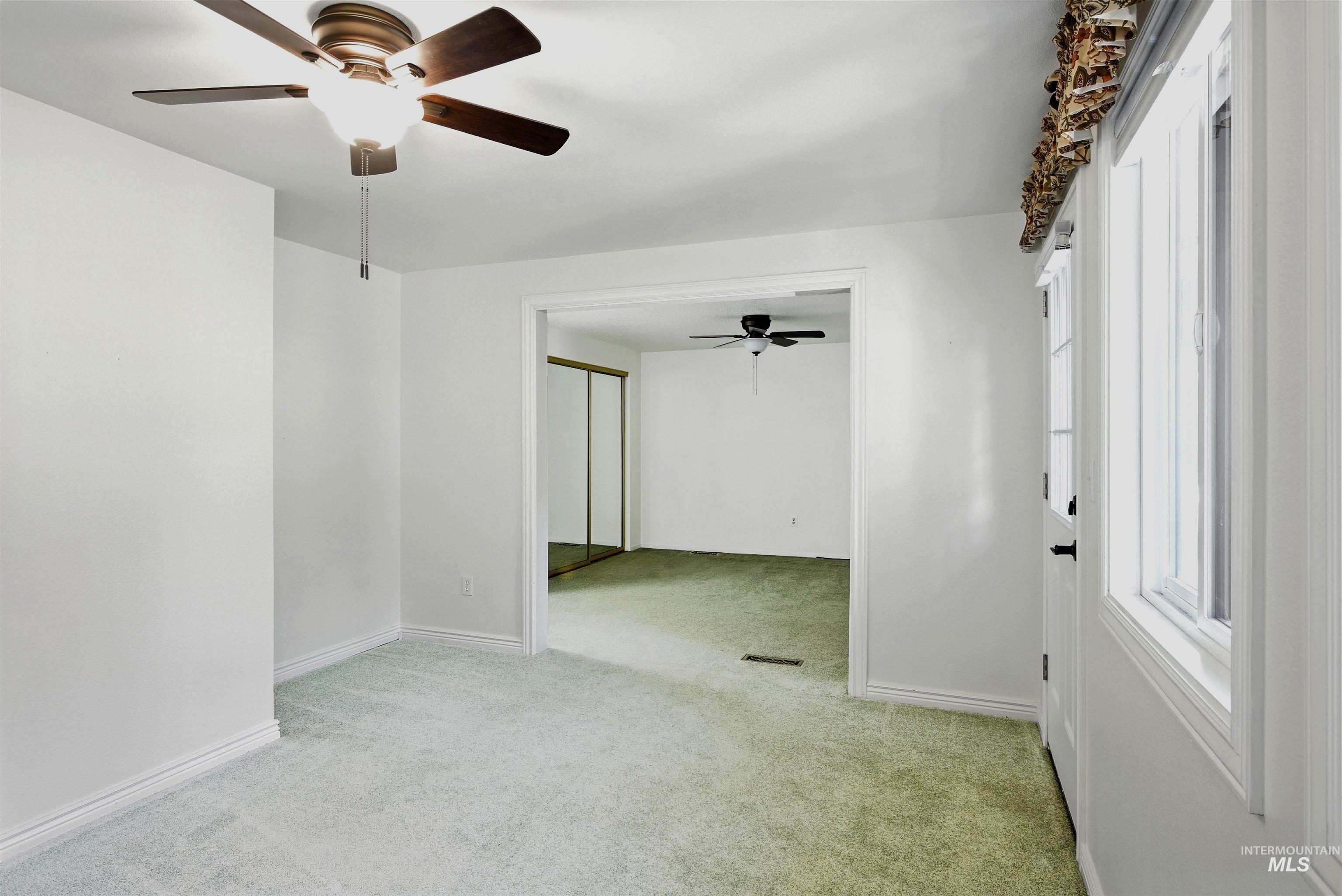 980 N Camelot Dr, Boise, Idaho 83704, 2 Bedrooms, 1.5 Bathrooms, Residential For Sale, Price $370,000,MLS 98997548