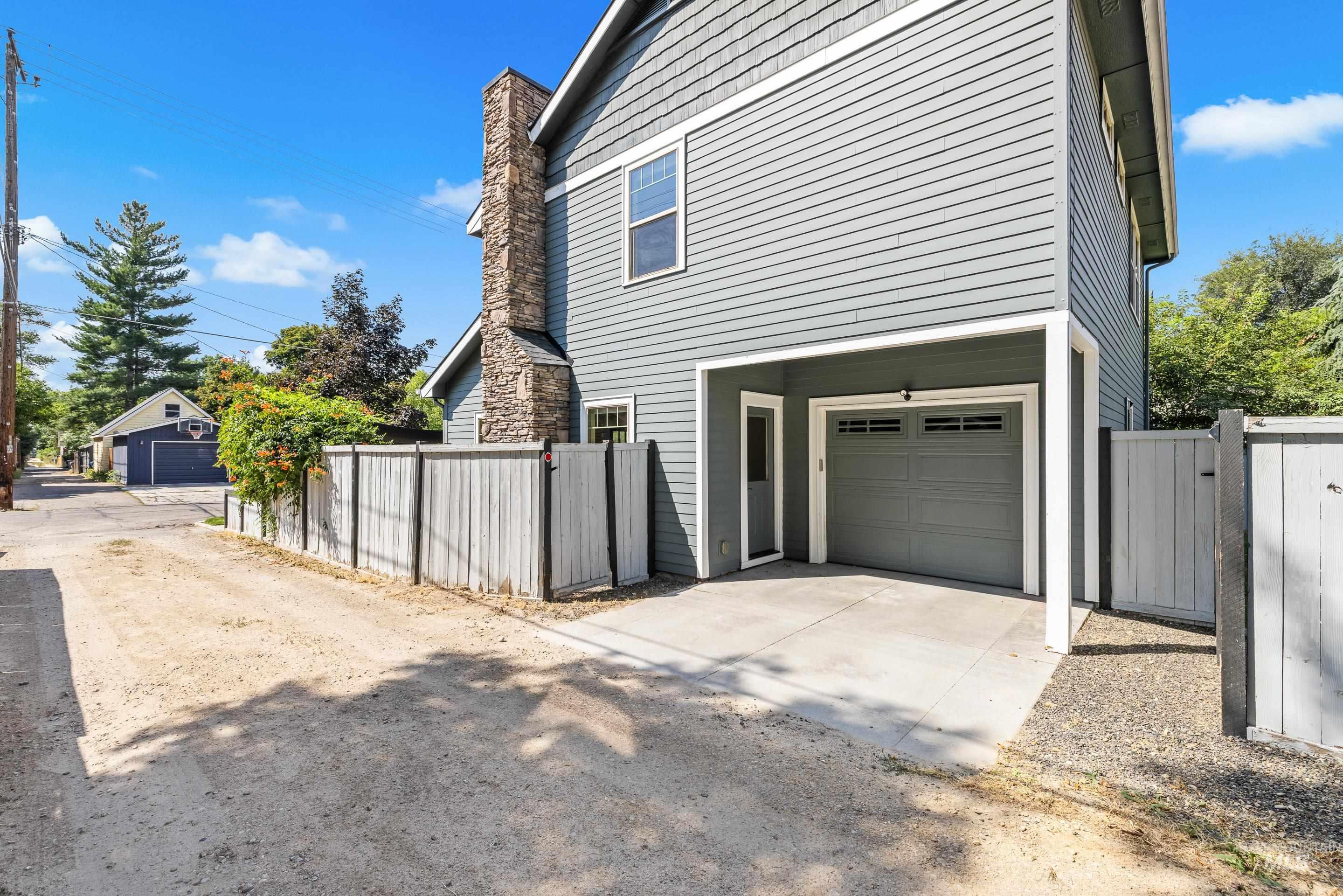 1862 W Ridenbaugh St., Boise, Idaho 83702, 3 Bedrooms, 2.5 Bathrooms, Residential For Sale, Price $899,900,MLS 98997552