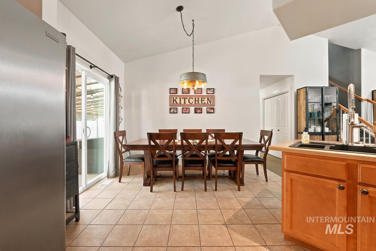 2515 Autumncrest St, Caldwell, Idaho 83607, 3 Bedrooms, 2.5 Bathrooms, Residential For Sale, Price $399,900, 98997553