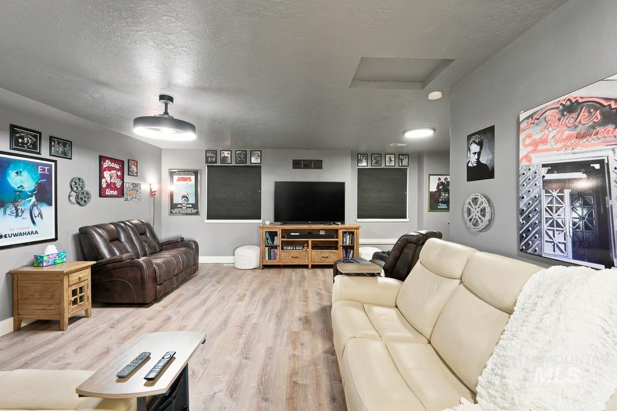 2515 Autumncrest St, Caldwell, Idaho 83607, 3 Bedrooms, 2.5 Bathrooms, Residential For Sale, Price $399,900, 98997553