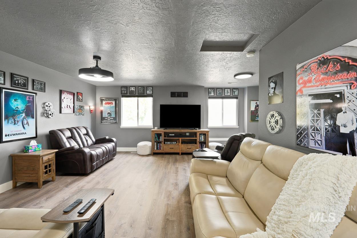2515 Autumncrest St, Caldwell, Idaho 83607, 3 Bedrooms, 2.5 Bathrooms, Residential For Sale, Price $399,900, 98997553