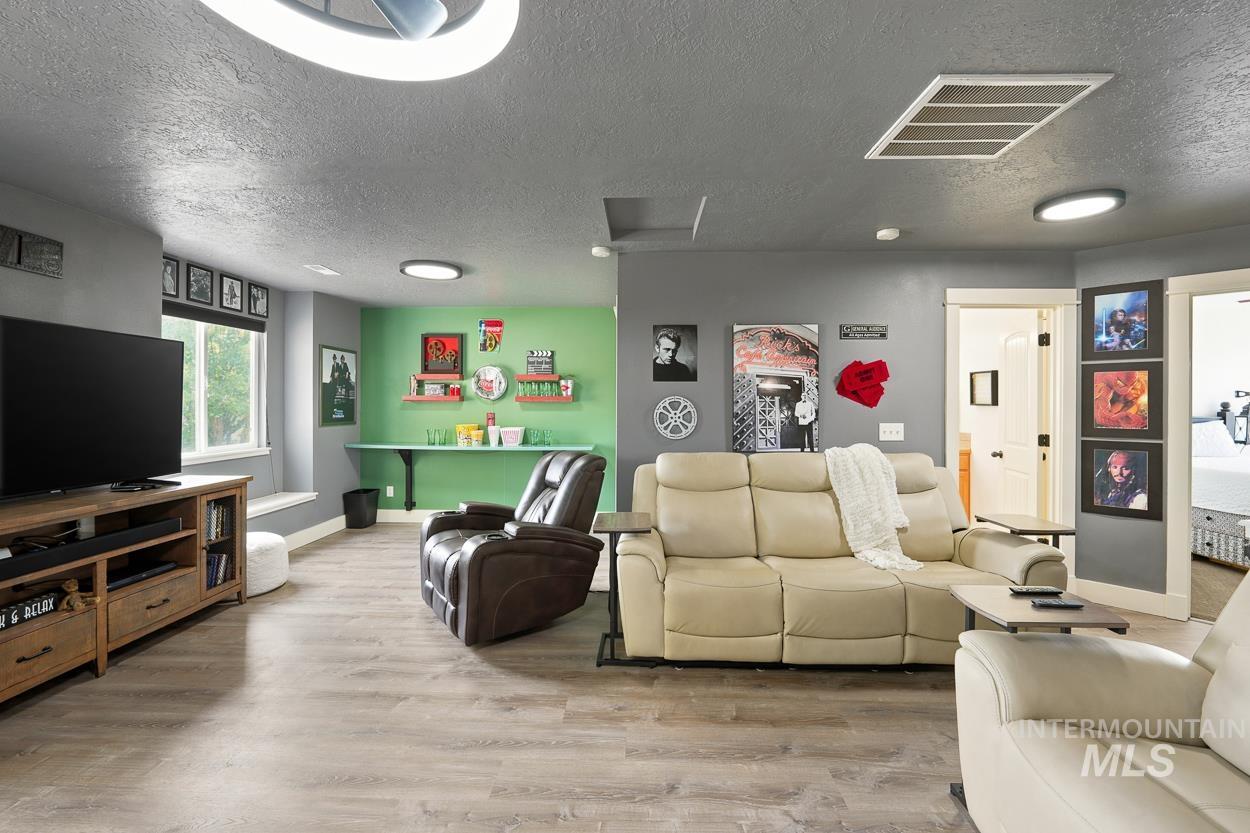 2515 Autumncrest St, Caldwell, Idaho 83607, 3 Bedrooms, 2.5 Bathrooms, Residential For Sale, Price $399,900, 98997553