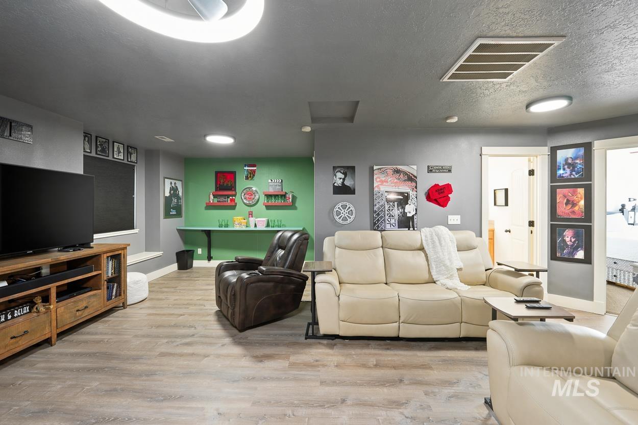 2515 Autumncrest St, Caldwell, Idaho 83607, 3 Bedrooms, 2.5 Bathrooms, Residential For Sale, Price $399,900, 98997553