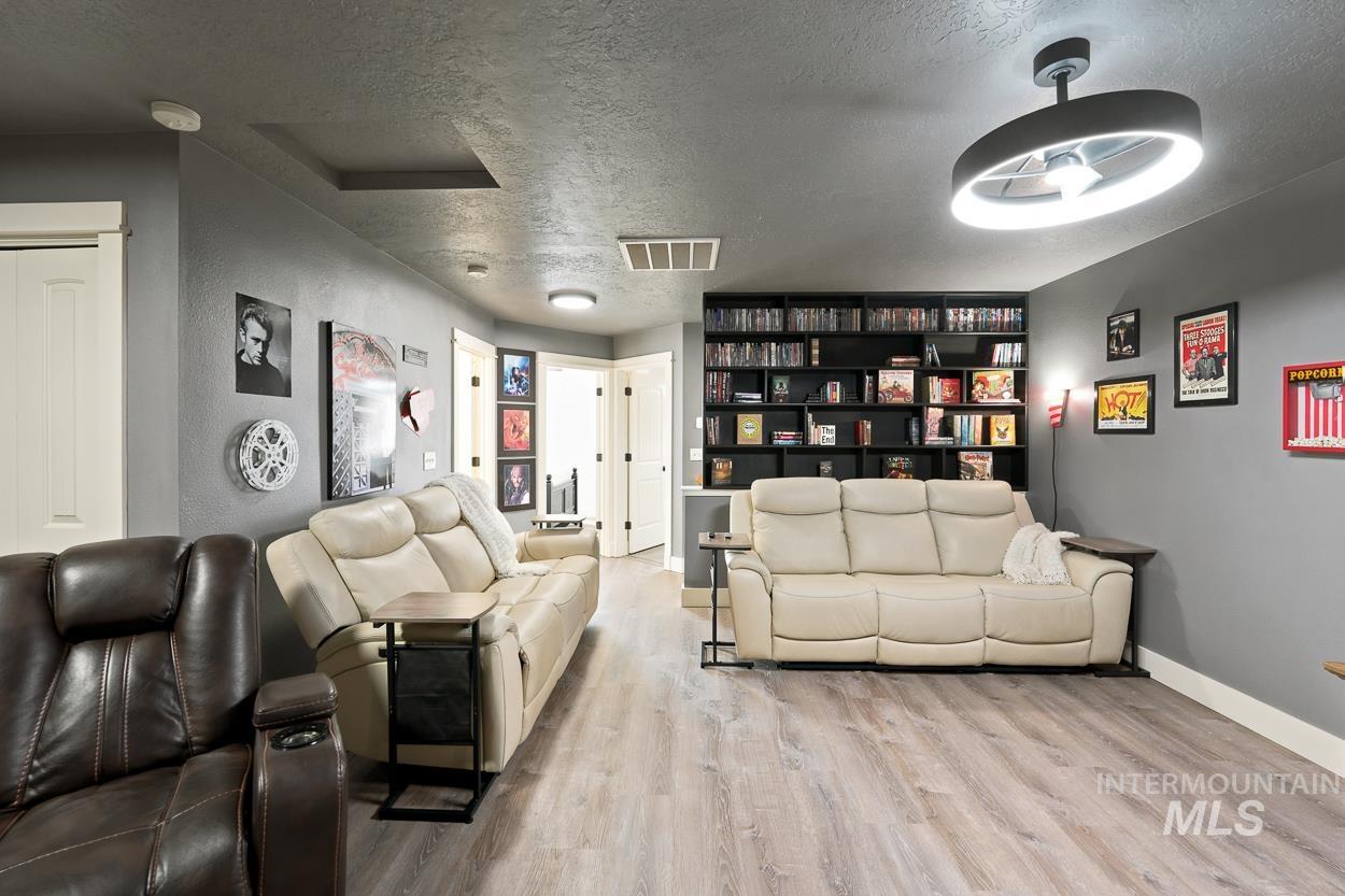 2515 Autumncrest St, Caldwell, Idaho 83607, 3 Bedrooms, 2.5 Bathrooms, Residential For Sale, Price $399,900, 98997553