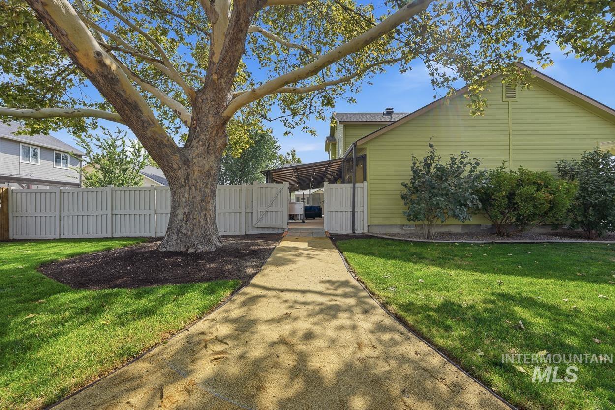 2515 Autumncrest St, Caldwell, Idaho 83607, 3 Bedrooms, 2.5 Bathrooms, Residential For Sale, Price $399,900, 98997553