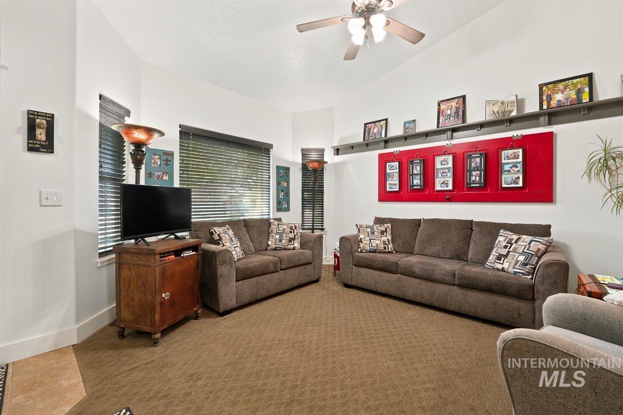 2515 Autumncrest St, Caldwell, Idaho 83607, 3 Bedrooms, 2.5 Bathrooms, Residential For Sale, Price $399,900, 98997553