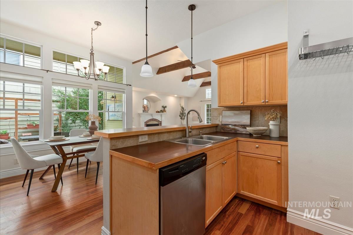 13379 N 8th, Boise, Idaho 83714, 3 Bedrooms, 2 Bathrooms, Residential For Sale, Price $599,000, 98997557
