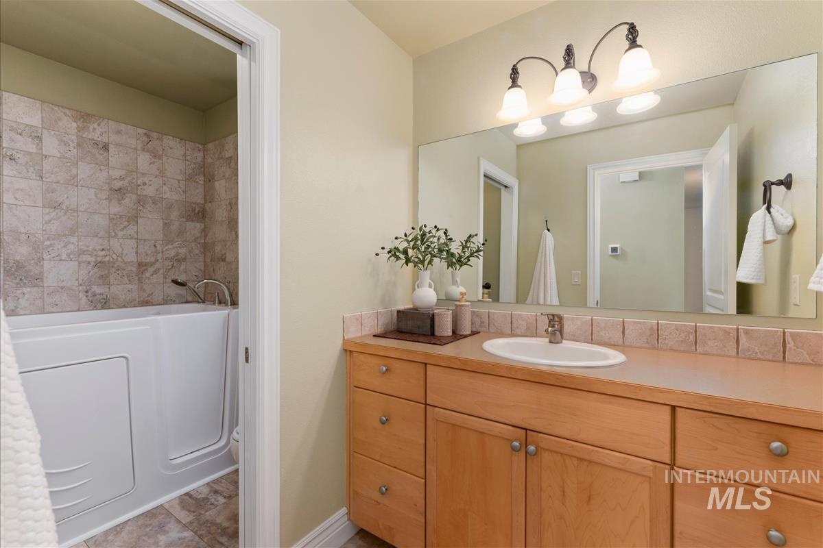 13379 N 8th, Boise, Idaho 83714, 3 Bedrooms, 2 Bathrooms, Residential For Sale, Price $599,000, 98997557