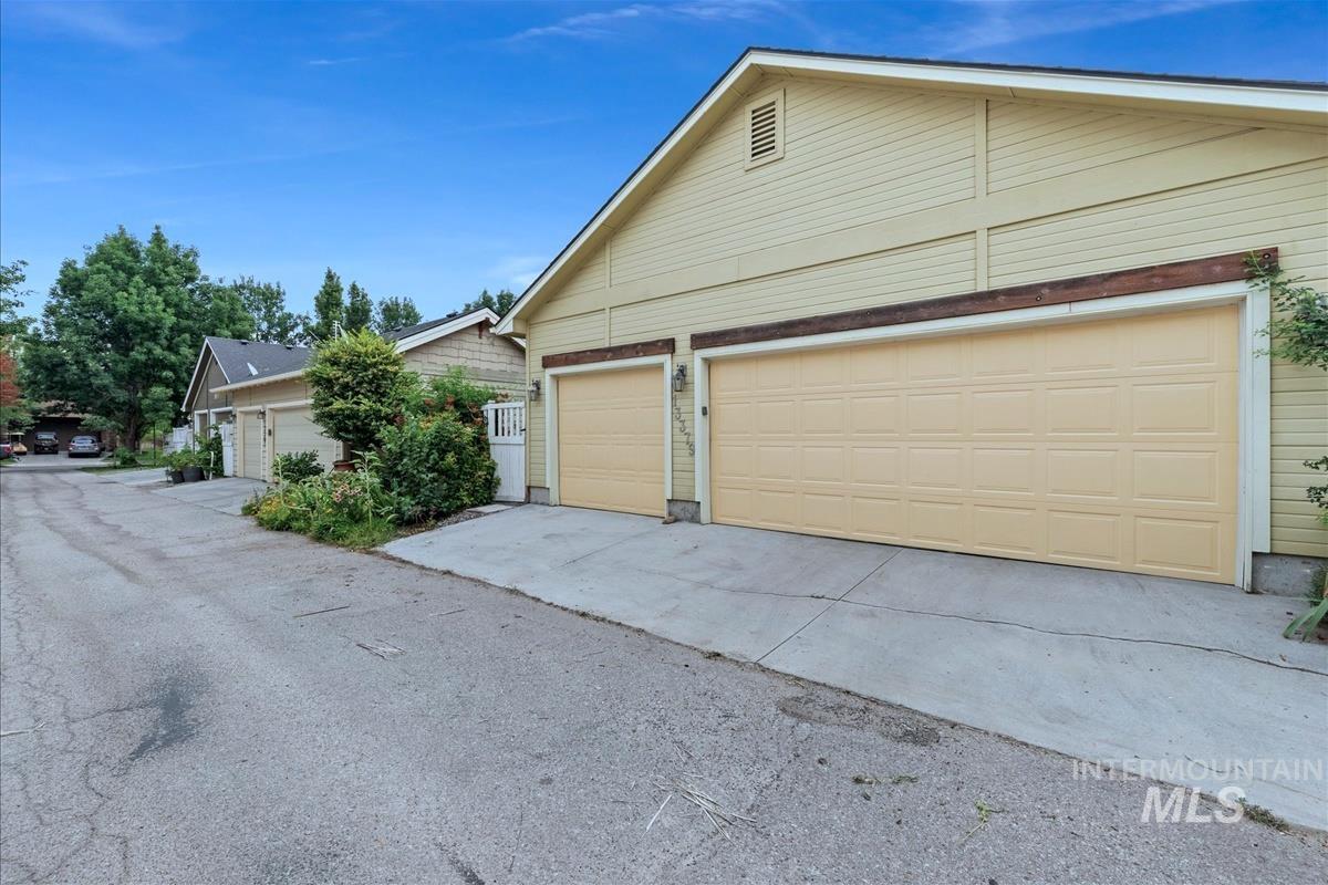 13379 N 8th Ave., Boise, Idaho 83714, 3 Bedrooms, 2 Bathrooms, Residential For Sale, Price $590,000, 98997557