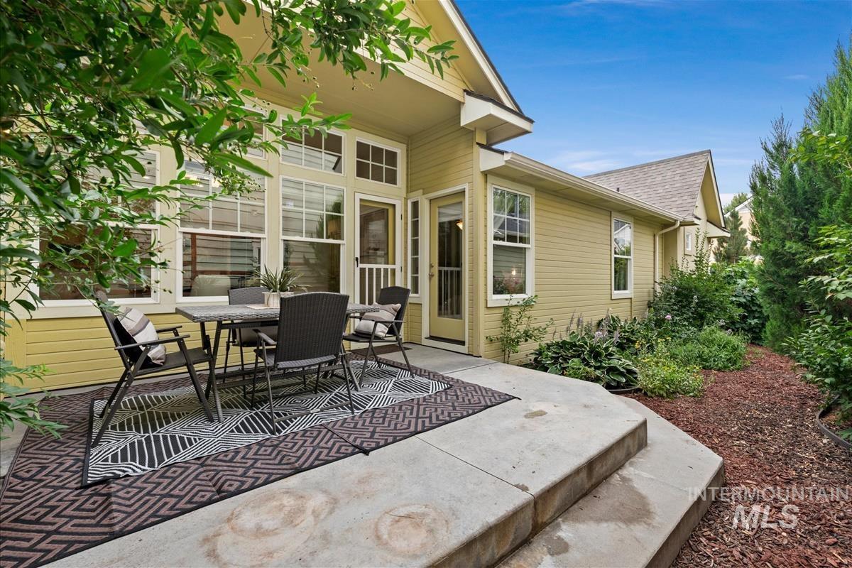 13379 N 8th, Boise, Idaho 83714, 3 Bedrooms, 2 Bathrooms, Residential For Sale, Price $599,000, 98997557