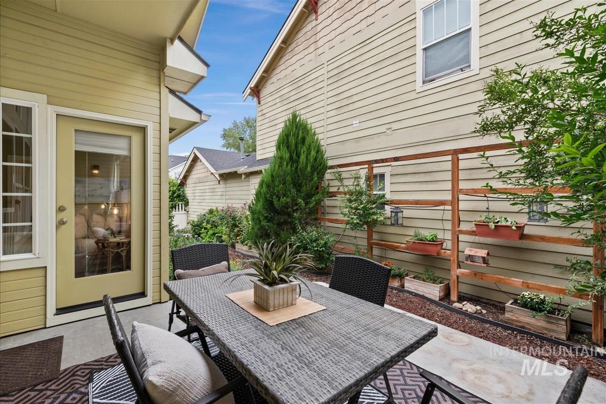 13379 N 8th, Boise, Idaho 83714, 3 Bedrooms, 2 Bathrooms, Residential For Sale, Price $599,000, 98997557