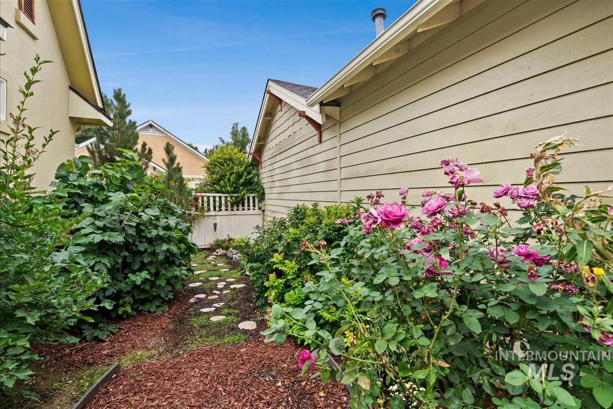 13379 N 8th, Boise, Idaho 83714, 3 Bedrooms, 2 Bathrooms, Residential For Sale, Price $599,000, 98997557