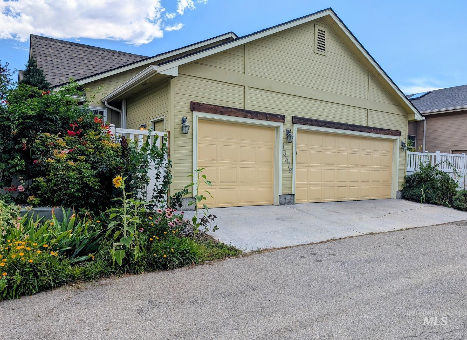 13379 N 8th Ave., Boise, Idaho 83714, 3 Bedrooms, 2 Bathrooms, Residential For Sale, Price $590,000, 98997557