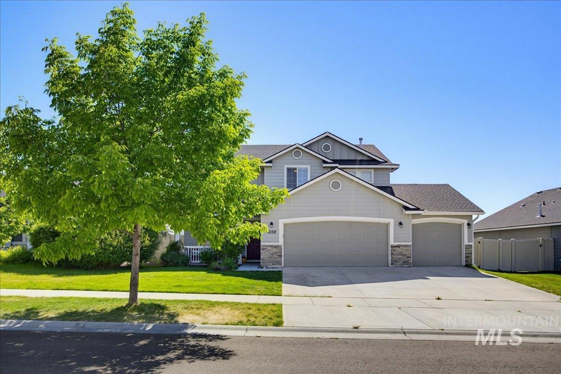 8132 S Red Shine Ave, Boise, Idaho 83709, 4 Bedrooms, 2.5 Bathrooms, Residential For Sale, Price $499,900,MLS 98997560