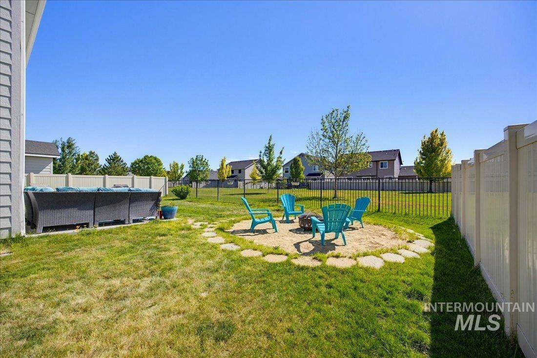 8132 S Red Shine Ave, Boise, Idaho 83709, 4 Bedrooms, 2.5 Bathrooms, Residential For Sale, Price $499,900,MLS 98997560