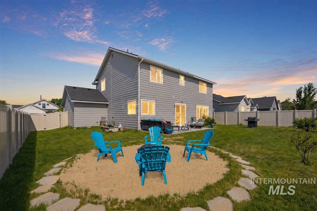 8132 S Red Shine Ave, Boise, Idaho 83709, 4 Bedrooms, 2.5 Bathrooms, Residential For Sale, Price $499,900,MLS 98997560