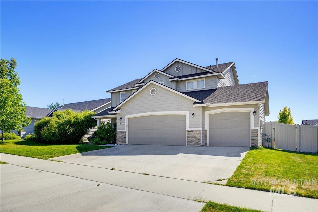 8132 S Red Shine Ave, Boise, Idaho 83709, 4 Bedrooms, 2.5 Bathrooms, Residential For Sale, Price $499,900,MLS 98997560