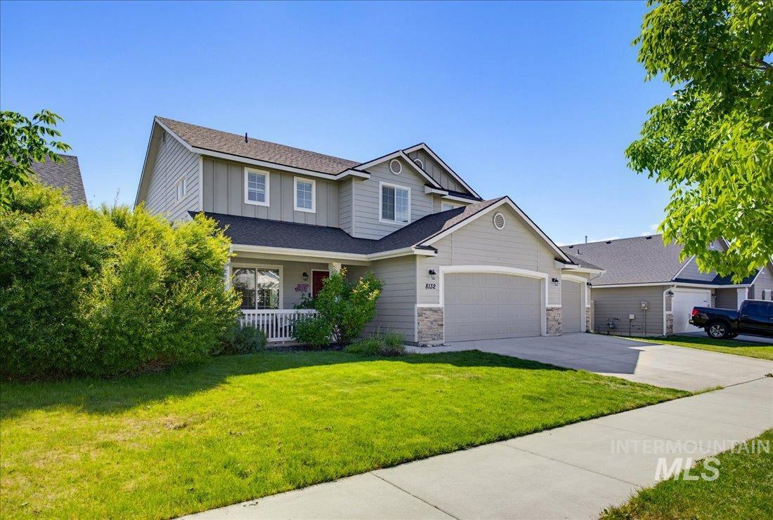 8132 S Red Shine Ave, Boise, Idaho 83709, 4 Bedrooms, 2.5 Bathrooms, Residential For Sale, Price $499,900,MLS 98997560