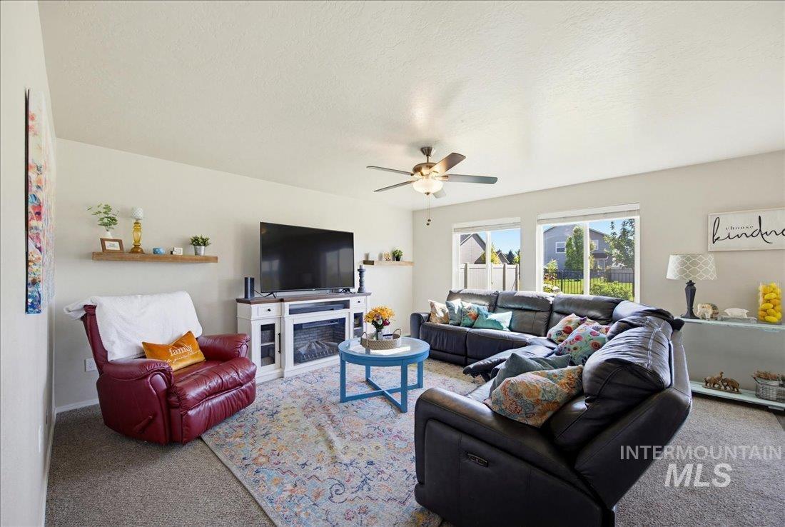 8132 S Red Shine Ave, Boise, Idaho 83709, 4 Bedrooms, 2.5 Bathrooms, Residential For Sale, Price $499,900,MLS 98997560