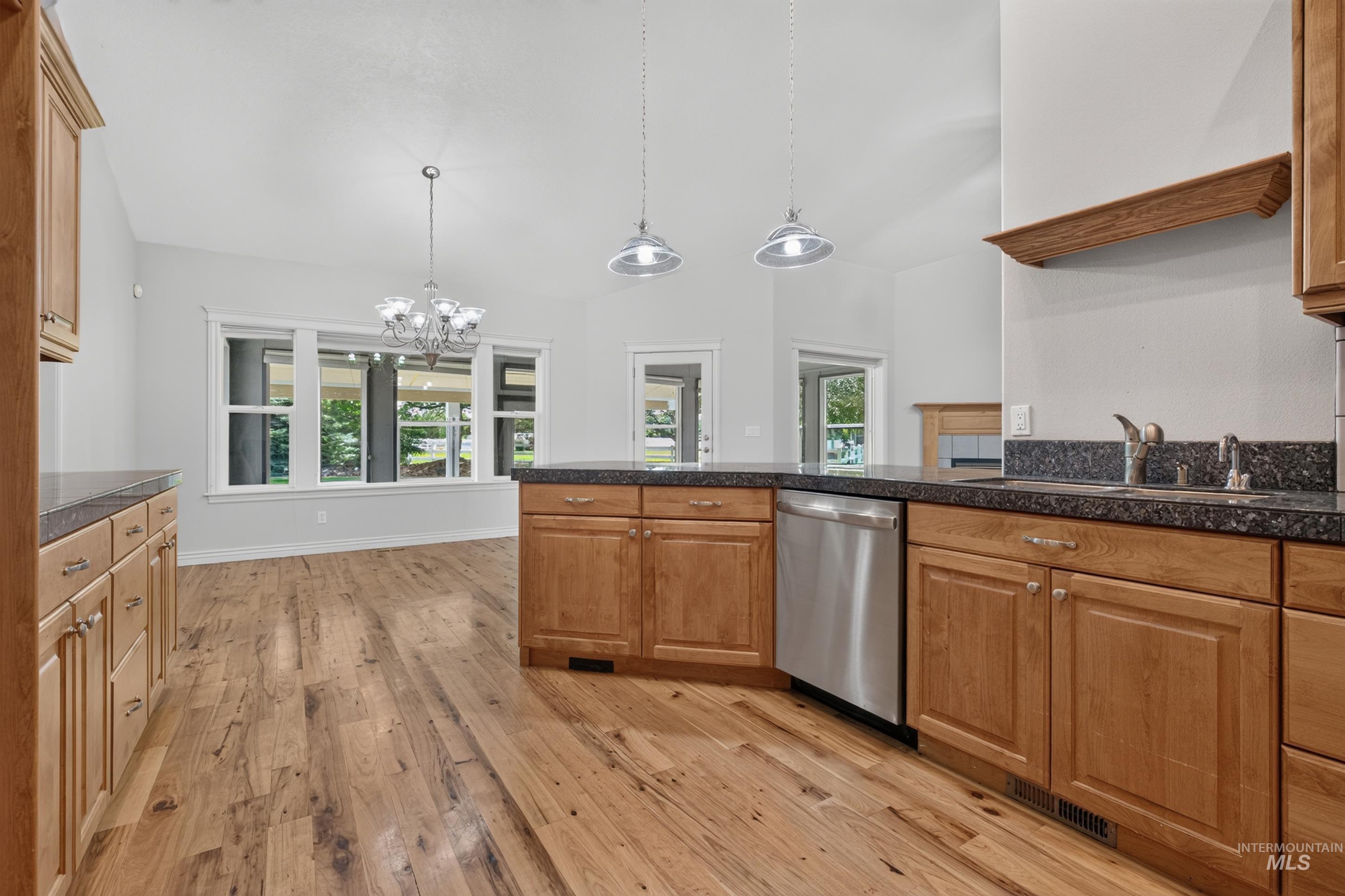 15592 Eclipse Dr, Caldwell, Idaho 83607, 4 Bedrooms, 3.5 Bathrooms, Residential For Sale, Price $995,000,MLS 98997562