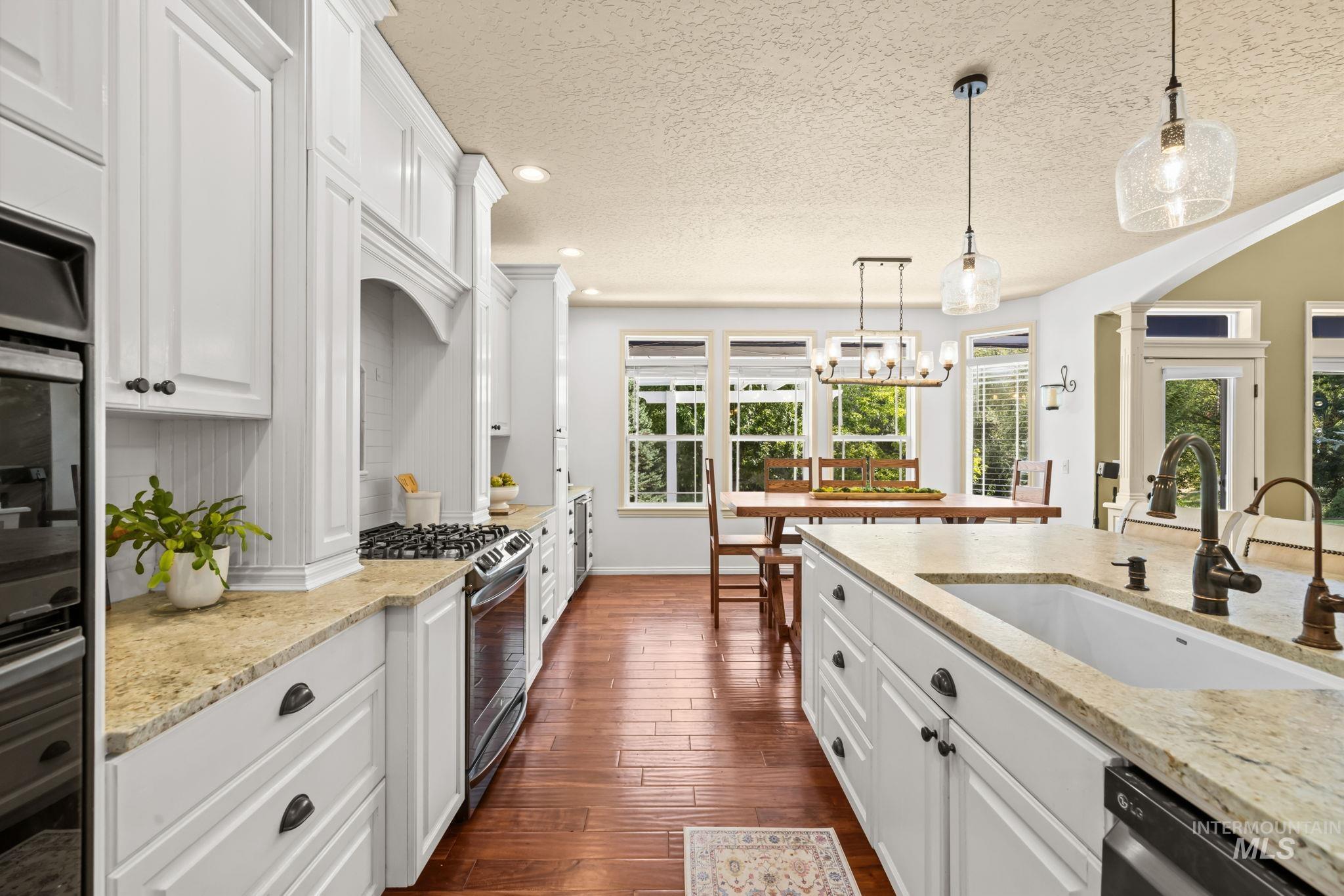 5088 W Hidden Springs Drive, Boise, Idaho 83714, 3 Bedrooms, 2.5 Bathrooms, Residential For Sale, Price $1,070,000, 98997564