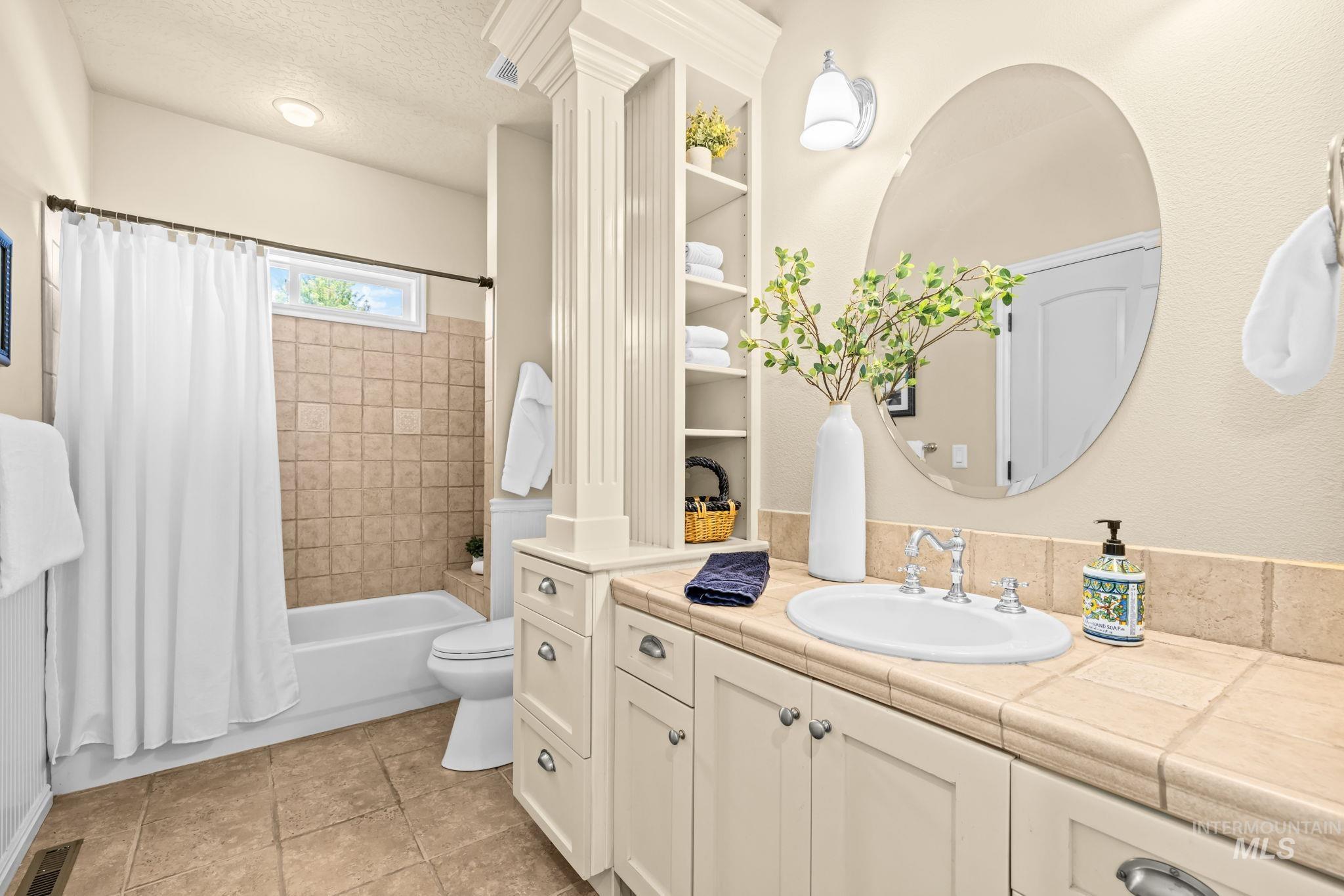 5088 W Hidden Springs Drive, Boise, Idaho 83714, 3 Bedrooms, 2.5 Bathrooms, Residential For Sale, Price $1,070,000, 98997564