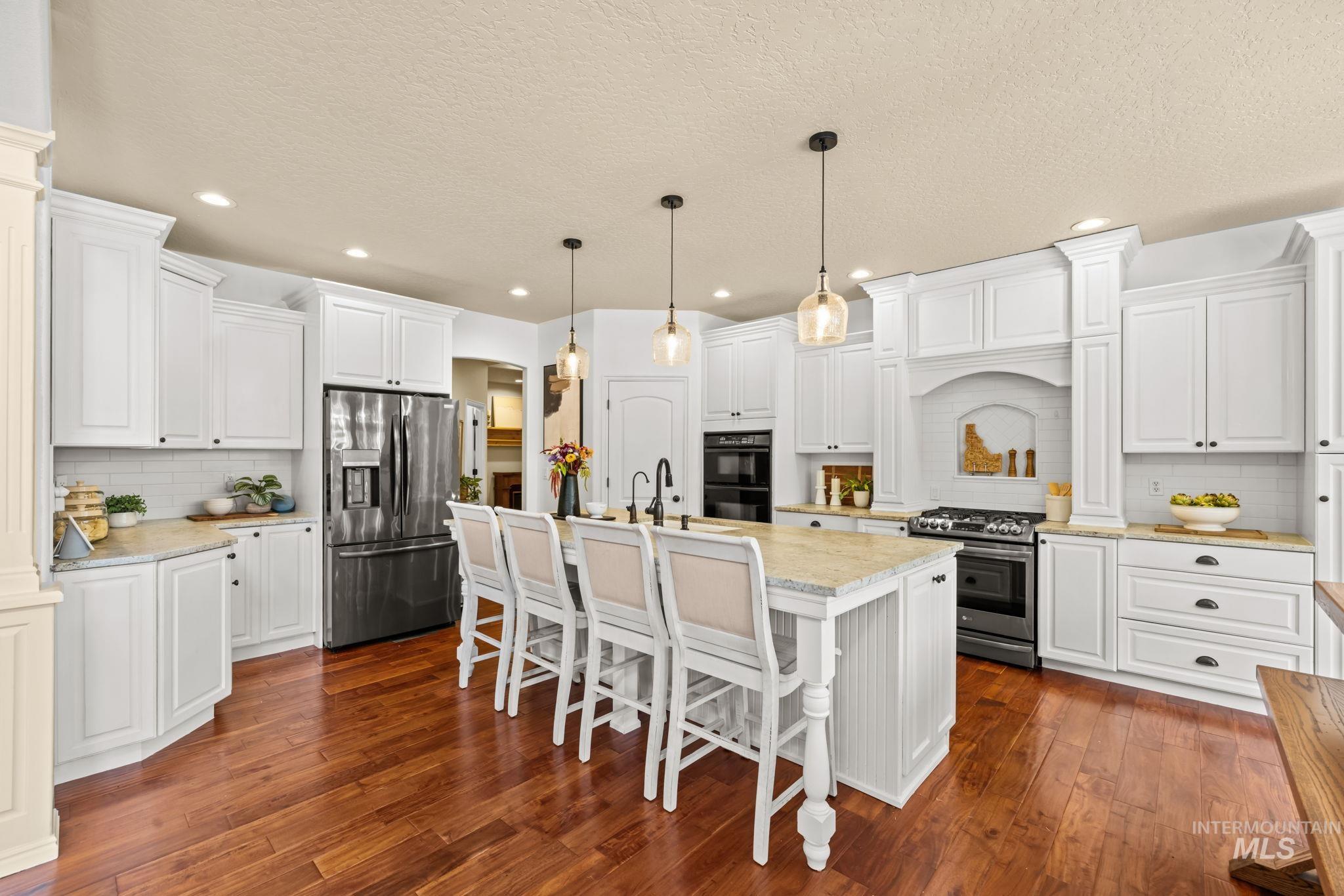 5088 W Hidden Springs Drive, Boise, Idaho 83714, 3 Bedrooms, 2.5 Bathrooms, Residential For Sale, Price $1,070,000, 98997564