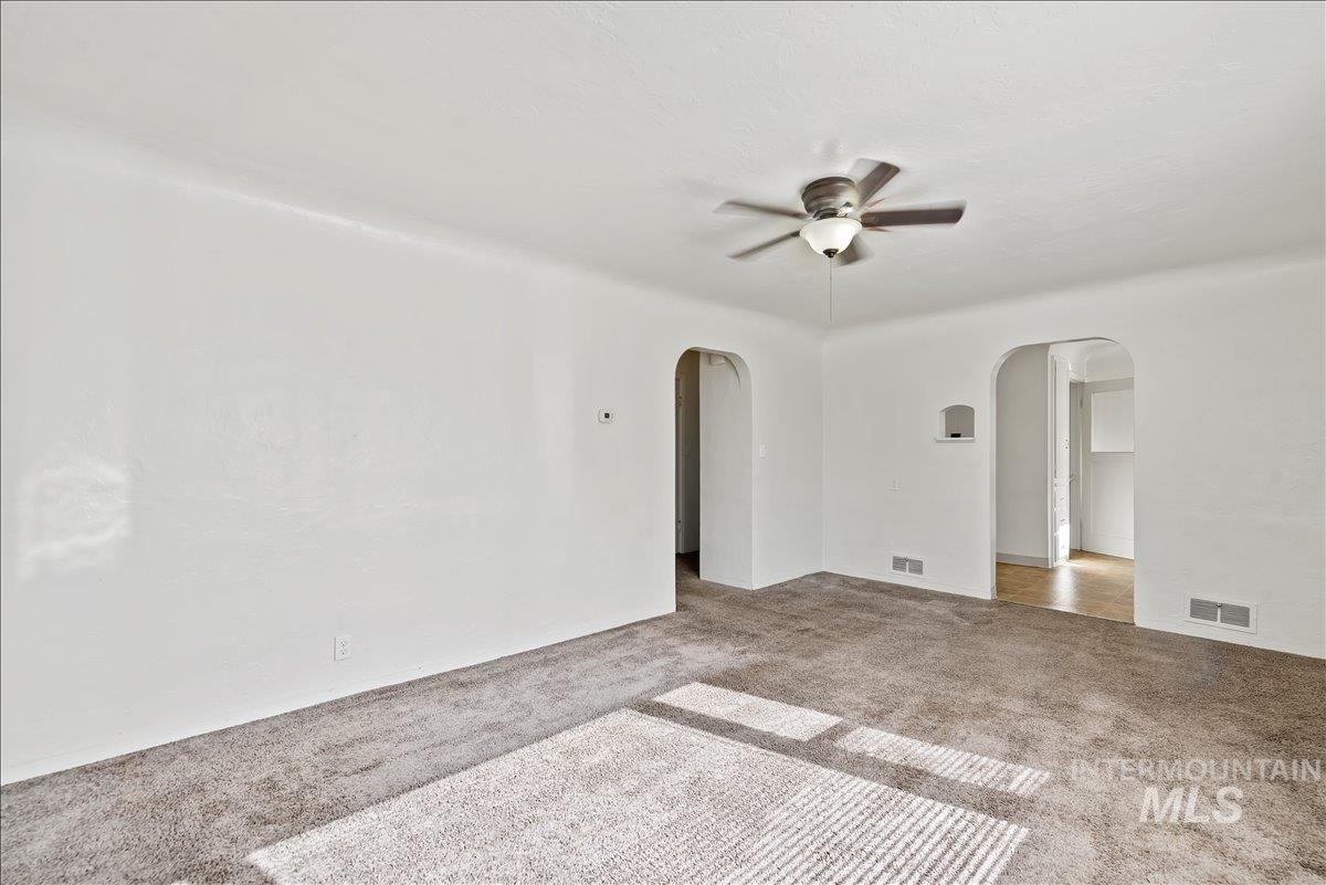 1104 E Dewey, Nampa, Idaho 83686, 2 Bedrooms, 1 Bathroom, Residential Income For Sale, Price $349,900,MLS 98997567