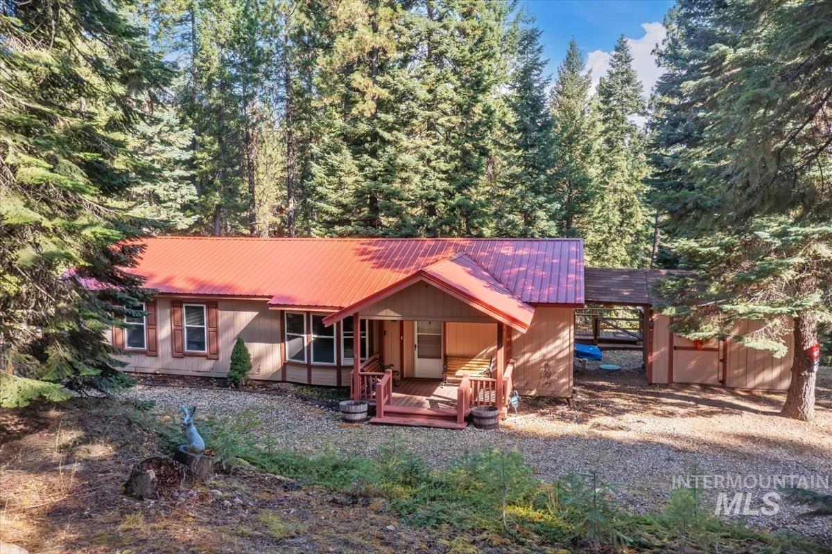 2 Snowbird Ln, Garden Valley, Idaho 83622, 3 Bedrooms, 2 Bathrooms, Residential For Sale, Price $424,000,MLS 98997569