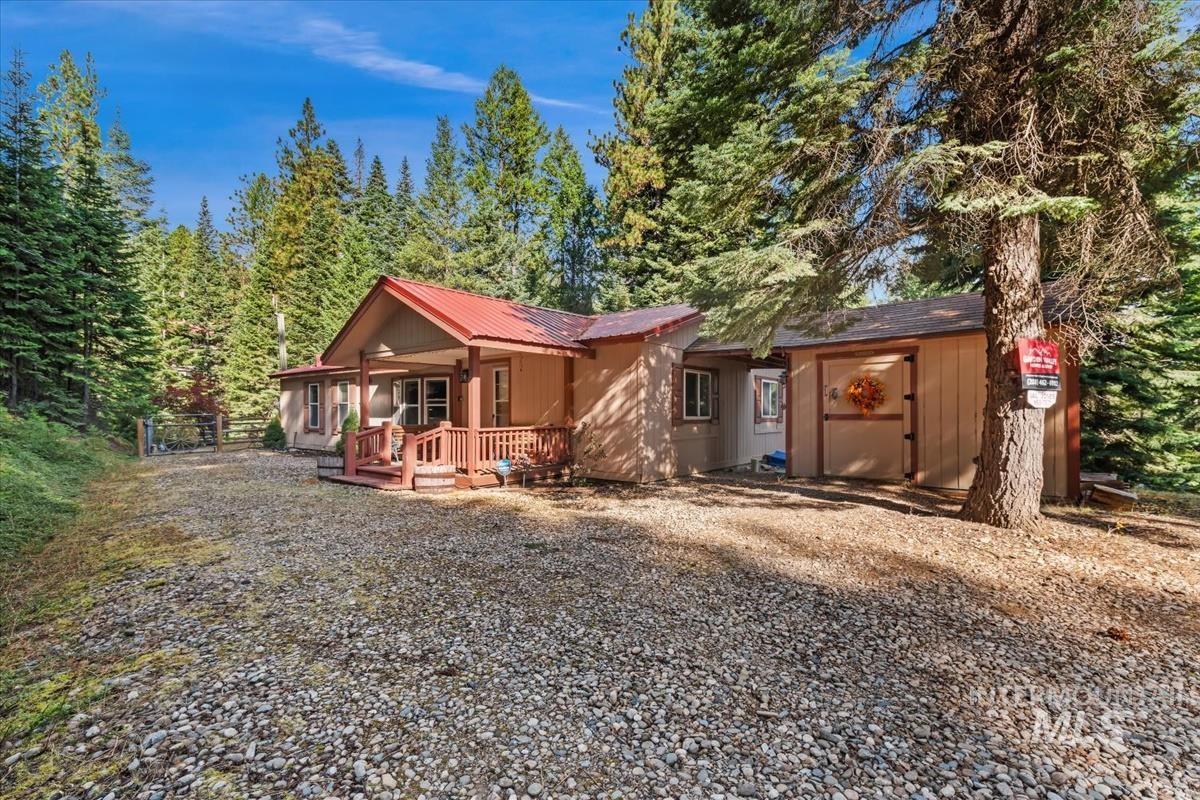 2 Snowbird Ln, Garden Valley, Idaho 83622, 3 Bedrooms, 2 Bathrooms, Residential For Sale, Price $424,000,MLS 98997569