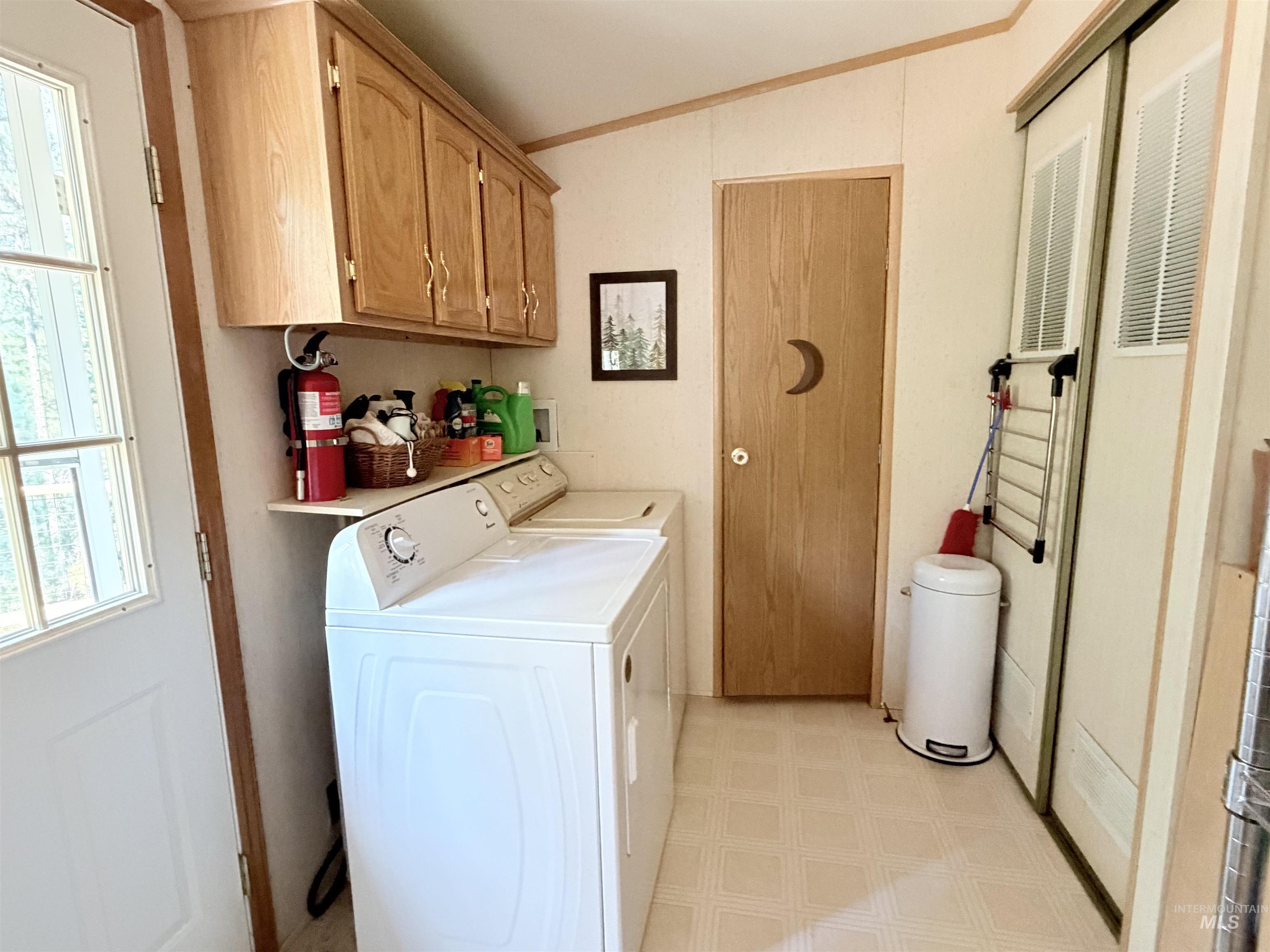 2 Snowbird Ln, Garden Valley, Idaho 83622, 3 Bedrooms, 2 Bathrooms, Residential For Sale, Price $424,000,MLS 98997569