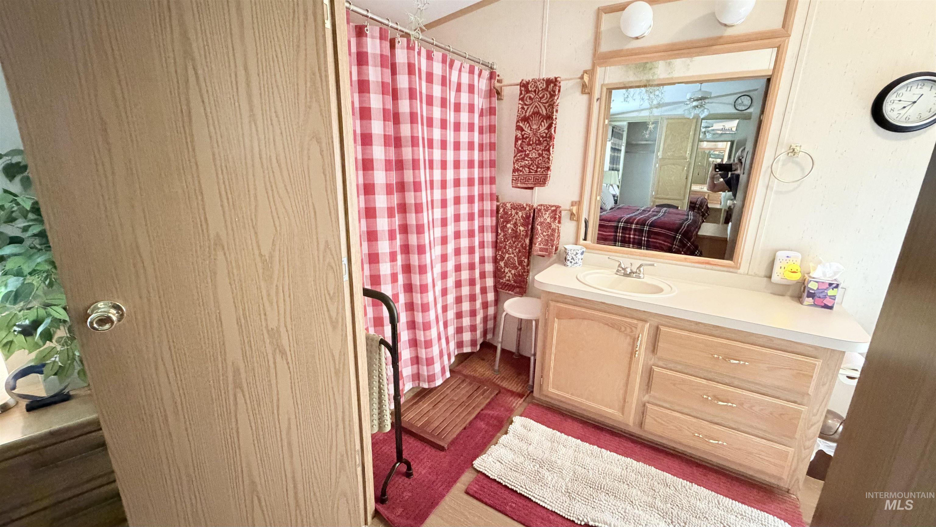 2 Snowbird Ln, Garden Valley, Idaho 83622, 3 Bedrooms, 2 Bathrooms, Residential For Sale, Price $424,000,MLS 98997569