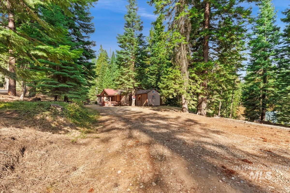 2 Snowbird Ln, Garden Valley, Idaho 83622, 3 Bedrooms, 2 Bathrooms, Residential For Sale, Price $424,000,MLS 98997569
