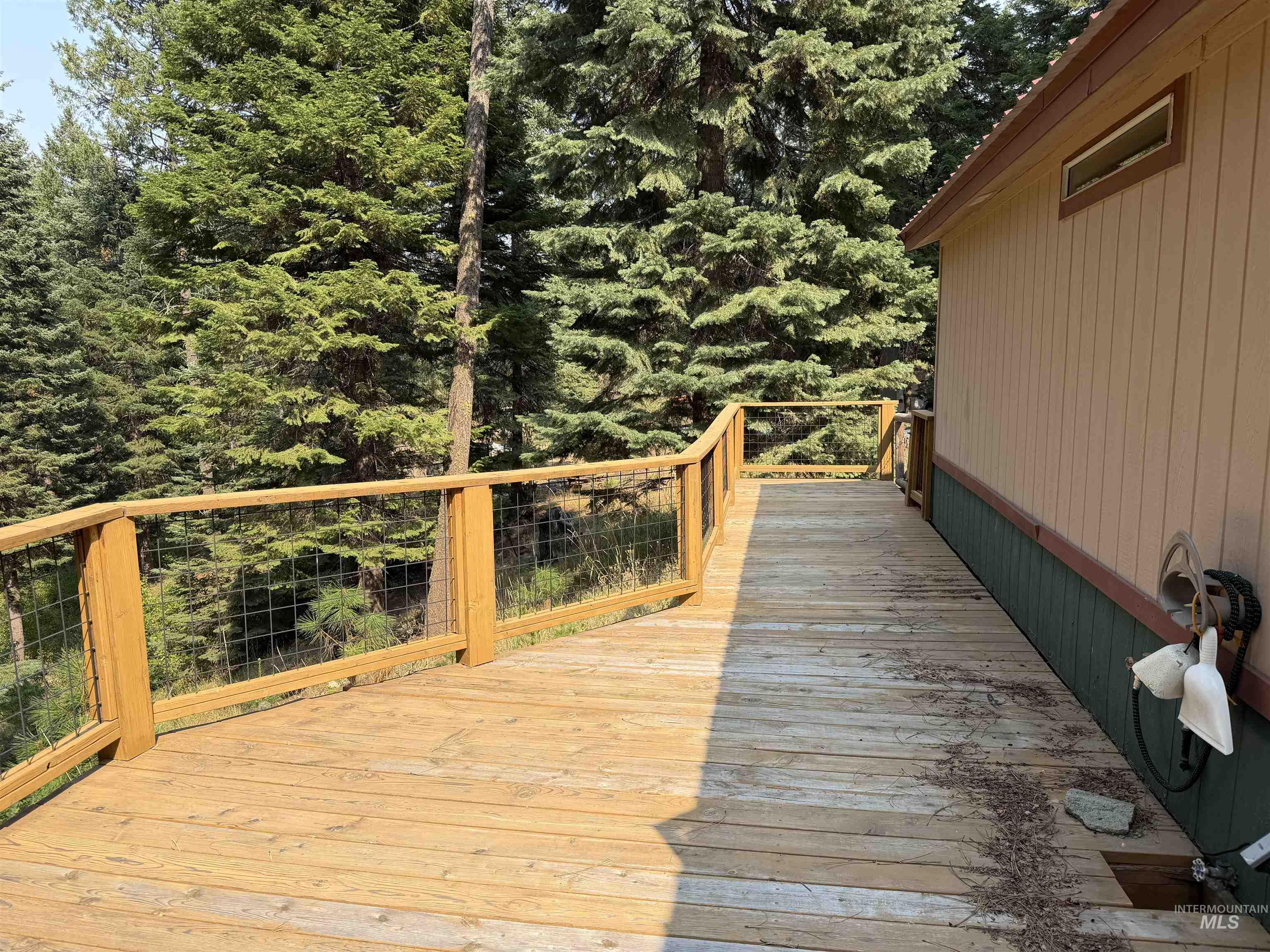 2 Snowbird Ln, Garden Valley, Idaho 83622, 3 Bedrooms, 2 Bathrooms, Residential For Sale, Price $424,000,MLS 98997569