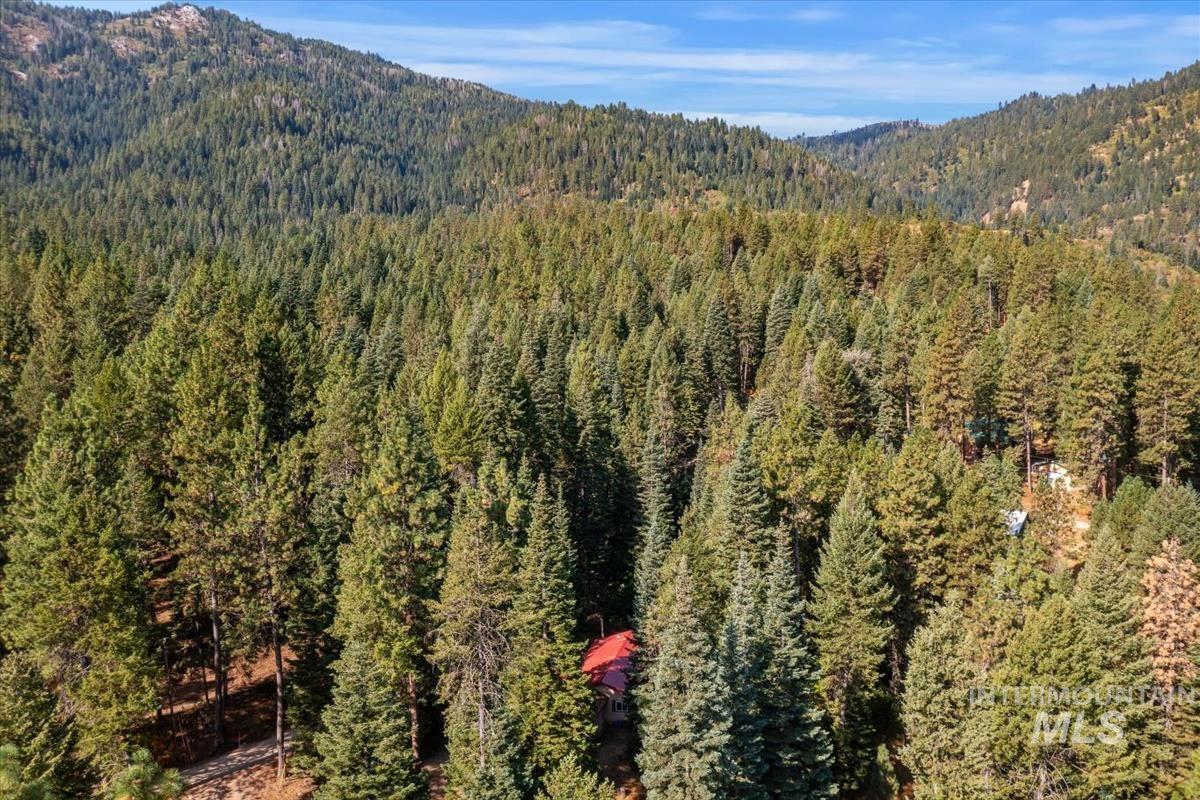 2 Snowbird Ln, Garden Valley, Idaho 83622, 3 Bedrooms, 2 Bathrooms, Residential For Sale, Price $424,000,MLS 98997569