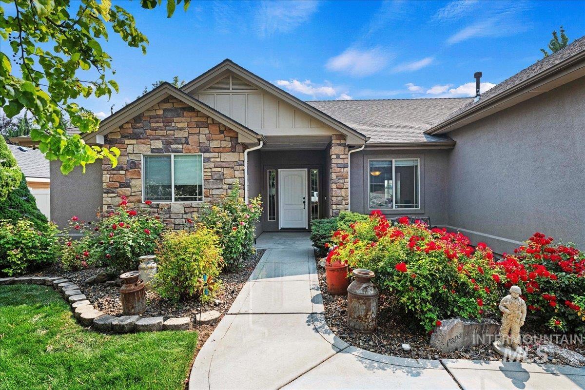 9466 S Kelsan Ave, Kuna, Idaho 83634, 4 Bedrooms, 2.5 Bathrooms, Residential For Sale, Price $699,900, 98997571