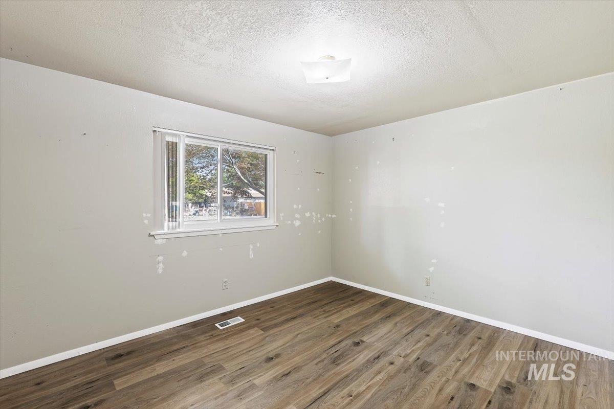 3388 N Buckboard Way, Boise, Idaho 83713, 3 Bedrooms, 2 Bathrooms, Residential For Sale, Price $395,000, 98997572