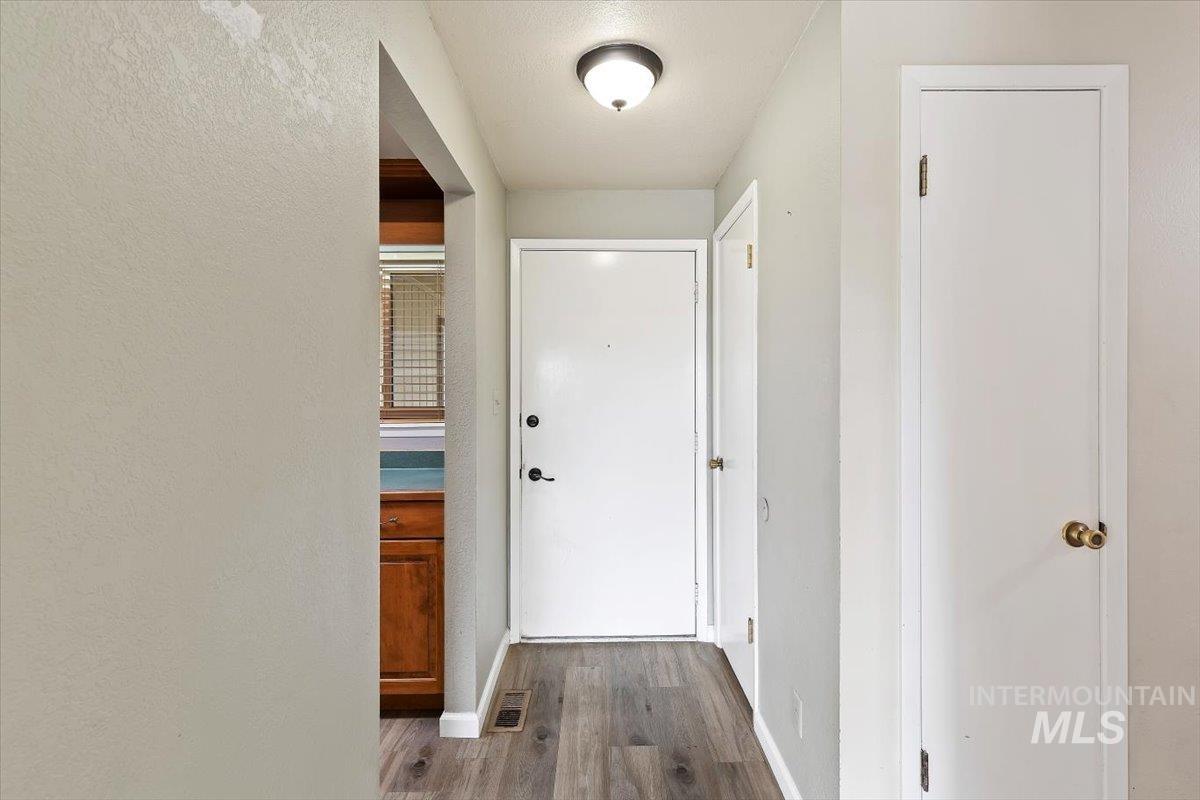 3388 N Buckboard Way, Boise, Idaho 83713, 3 Bedrooms, 2 Bathrooms, Residential For Sale, Price $395,000, 98997572