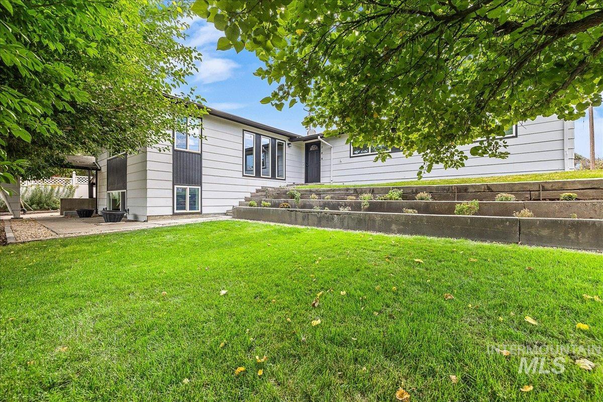 289 W Arthur, Glenns Ferry, Idaho 83623, 4 Bedrooms, 2 Bathrooms, Residential For Sale, Price $350,000, 98997576