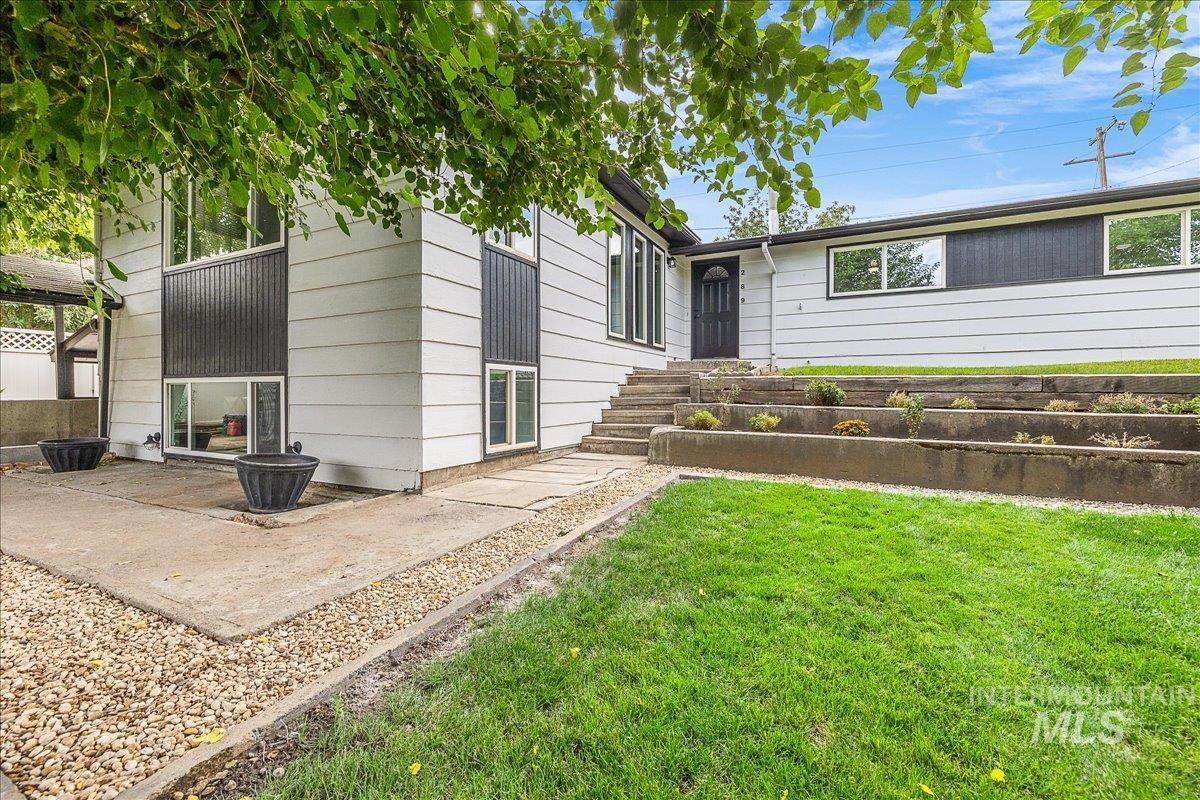289 W Arthur, Glenns Ferry, Idaho 83623, 4 Bedrooms, 2 Bathrooms, Residential For Sale, Price $350,000, 98997576