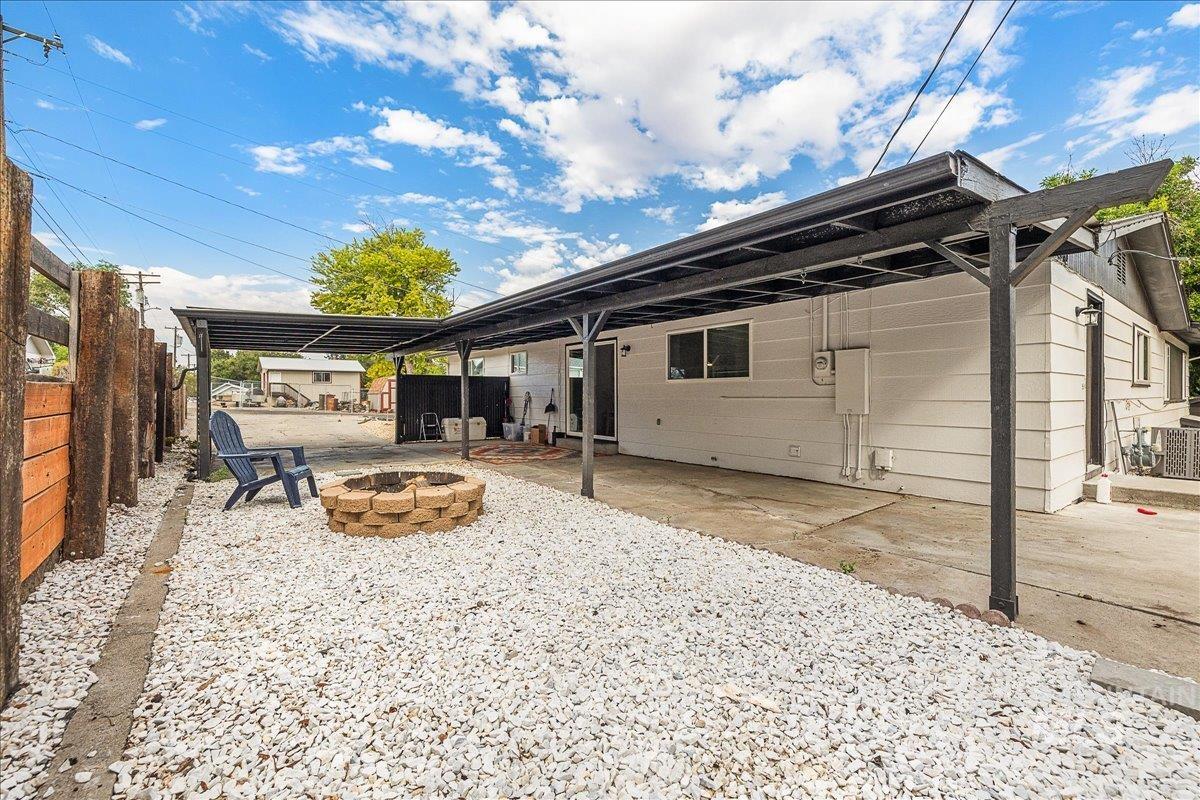 289 W Arthur, Glenns Ferry, Idaho 83623, 4 Bedrooms, 2 Bathrooms, Residential For Sale, Price $350,000, 98997576