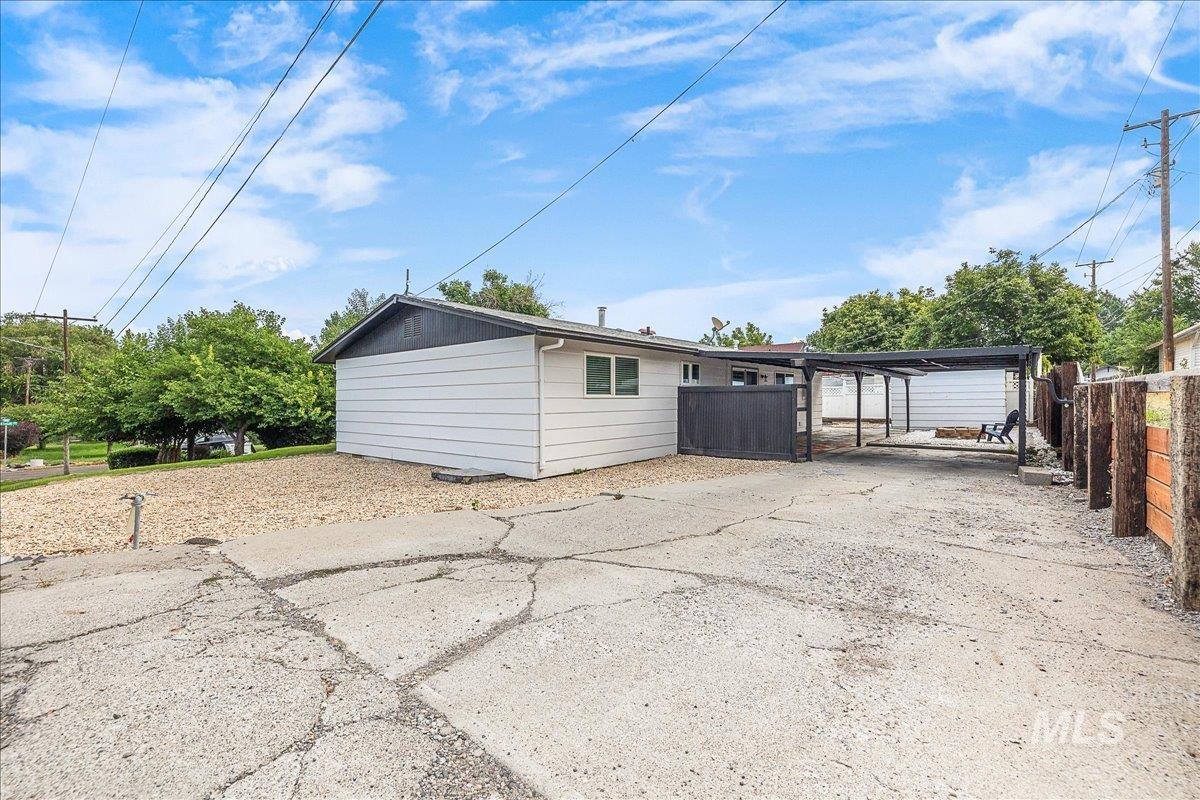 289 W Arthur, Glenns Ferry, Idaho 83623, 4 Bedrooms, 2 Bathrooms, Residential For Sale, Price $350,000, 98997576
