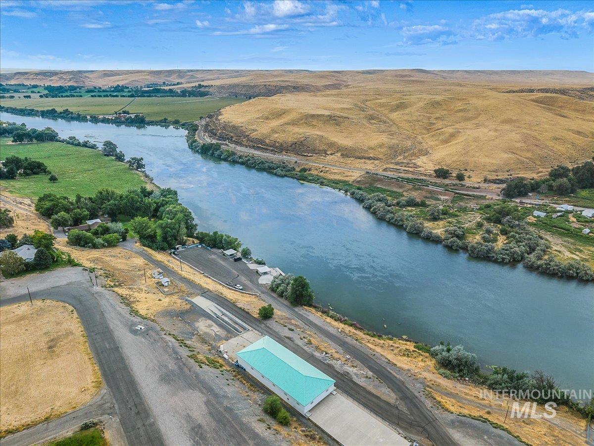 289 W Arthur, Glenns Ferry, Idaho 83623, 4 Bedrooms, 2 Bathrooms, Residential For Sale, Price $350,000, 98997576