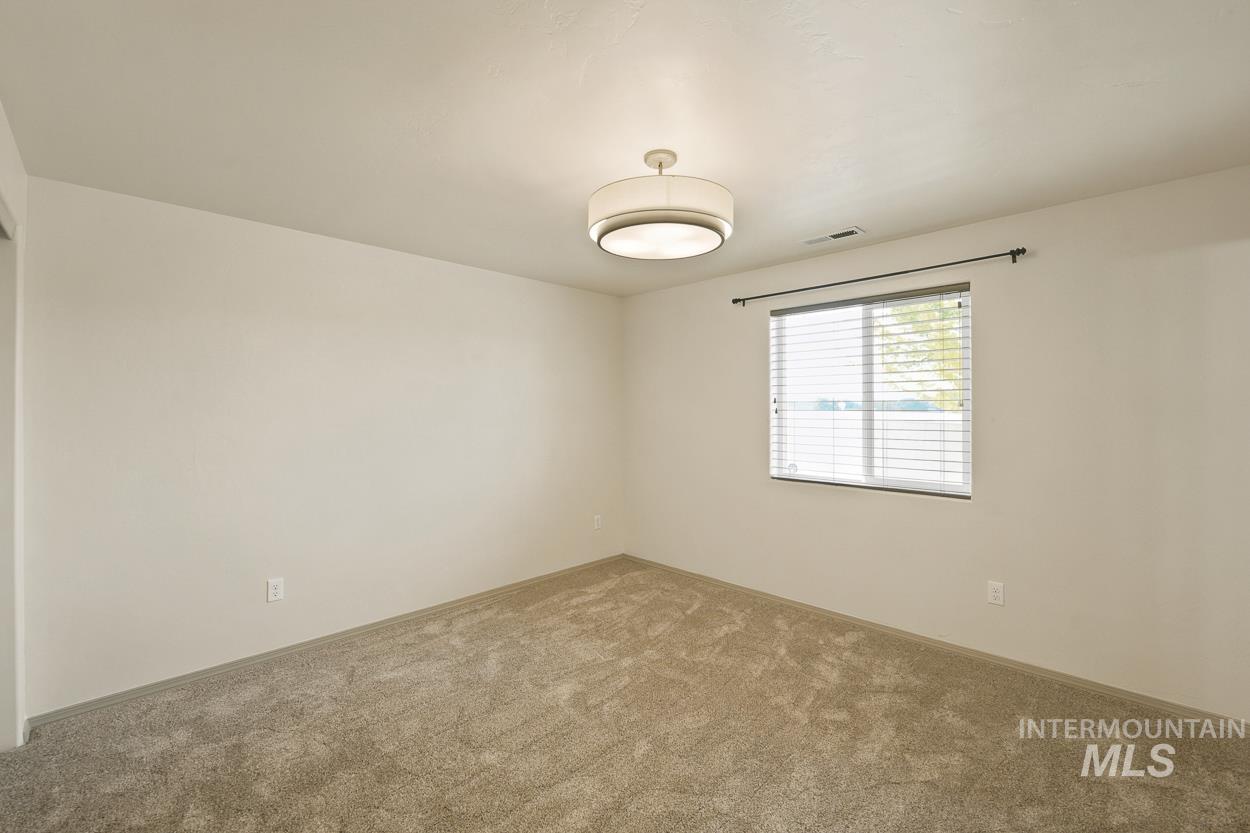 3885 S Windy Ridge Dr, Nampa, Idaho 83686, 3 Bedrooms, 2 Bathrooms, Residential For Sale, Price $369,900,MLS 98997579
