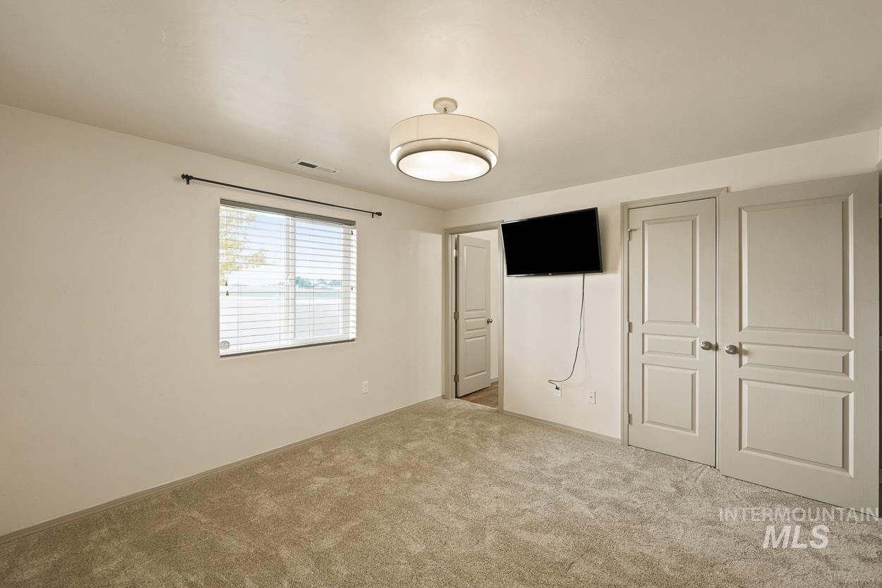 3885 S Windy Ridge Dr, Nampa, Idaho 83686, 3 Bedrooms, 2 Bathrooms, Residential For Sale, Price $369,900,MLS 98997579