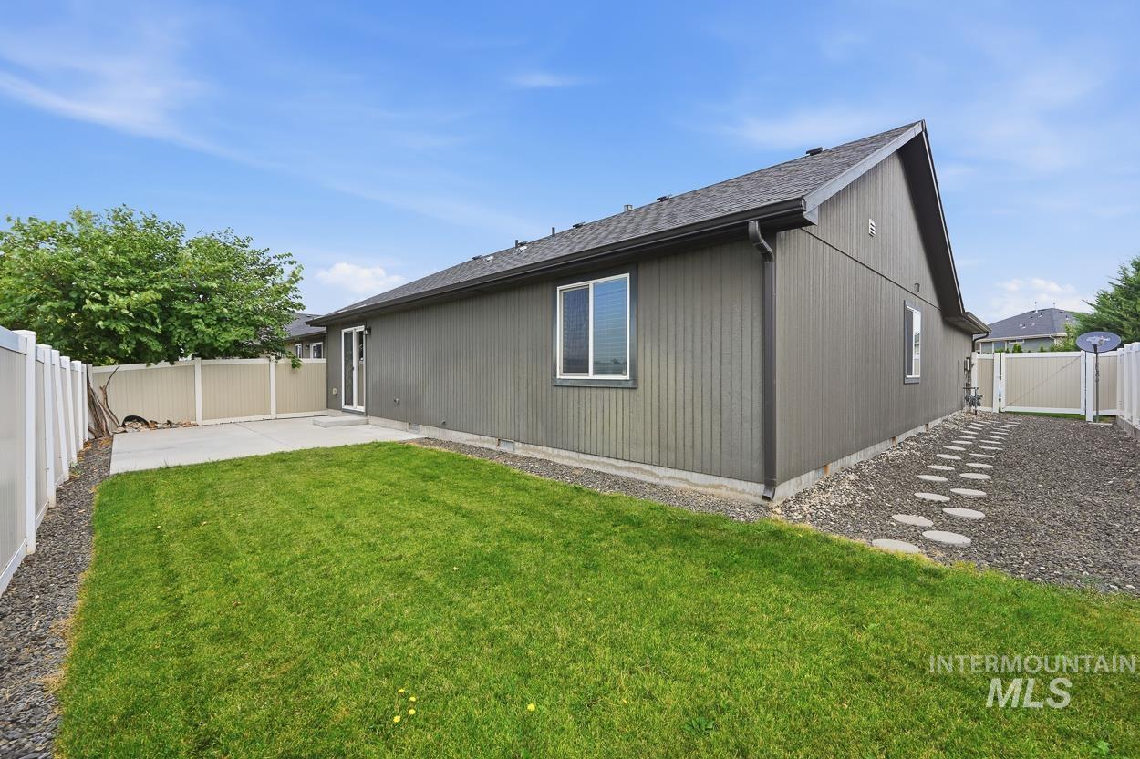 3885 S Windy Ridge Dr, Nampa, Idaho 83686, 3 Bedrooms, 2 Bathrooms, Residential For Sale, Price $369,900,MLS 98997579
